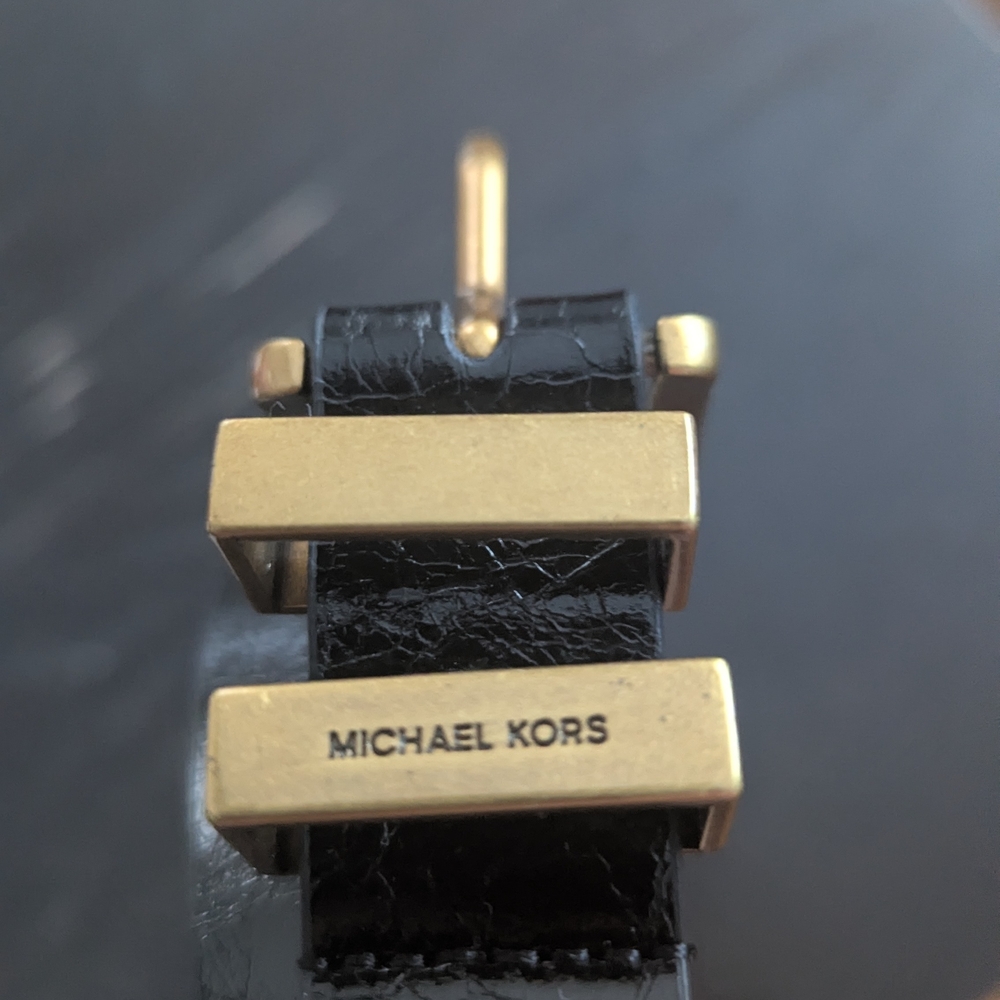 Michael Kors Womens 1 Inch Black Leather Belt with Gold Buckle. NWOT - Picture 2 of 5